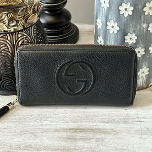 GUCCI Black Pebbled Calfskin Leather SOHO Tassel Zippy Around Wallet